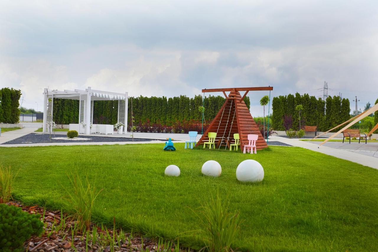 Hotel Porto Radomsko Buitenkant foto
