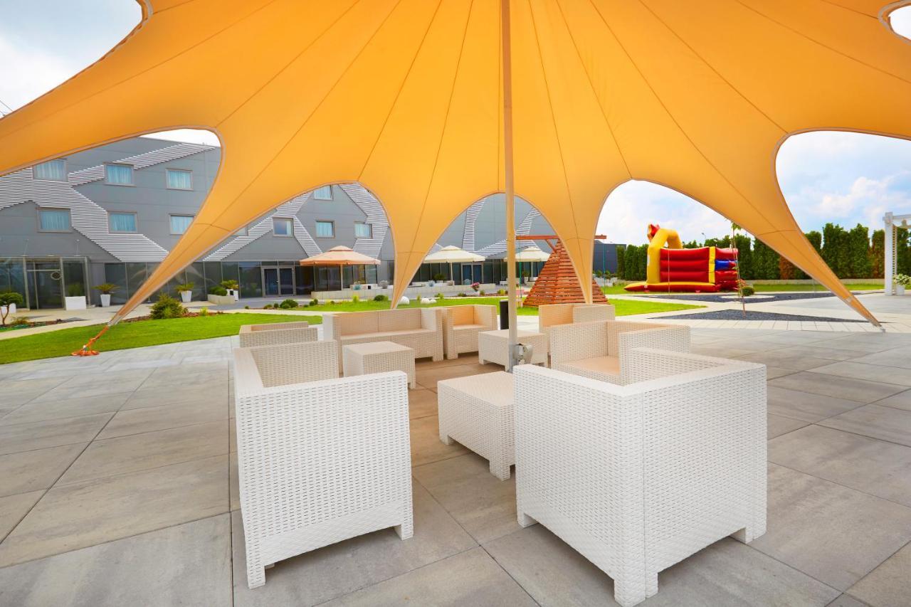 Hotel Porto Radomsko Buitenkant foto