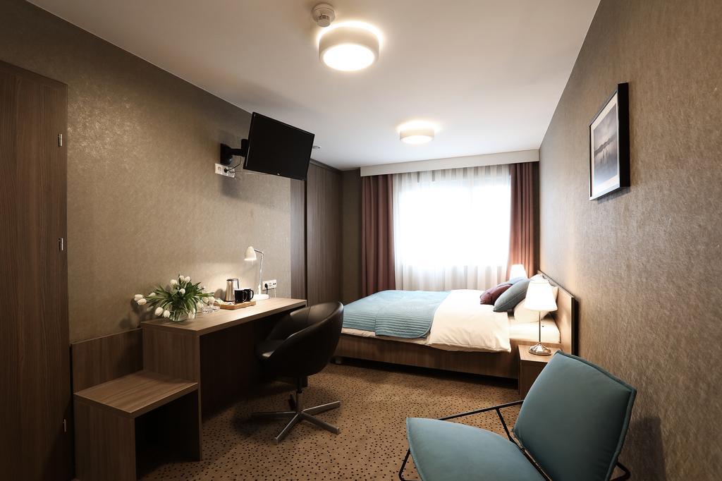 Hotel Porto Radomsko Buitenkant foto