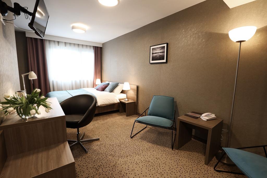 Hotel Porto Radomsko Buitenkant foto