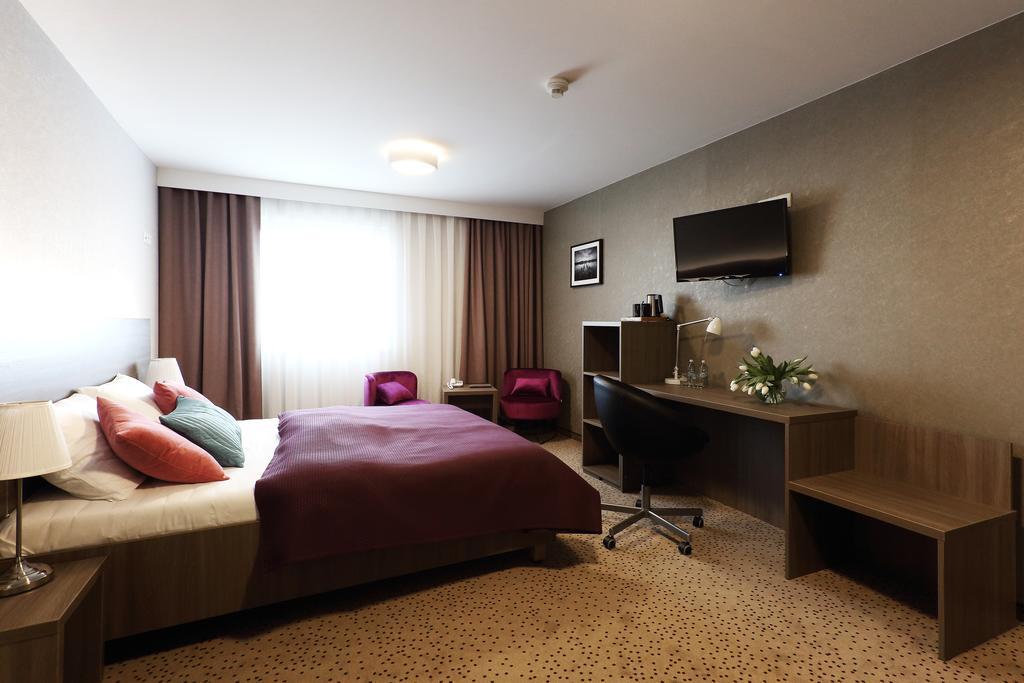 Hotel Porto Radomsko Buitenkant foto