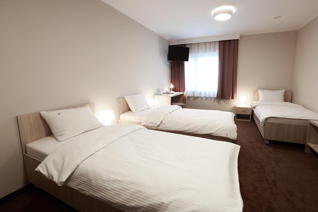 Hotel Porto Radomsko Buitenkant foto