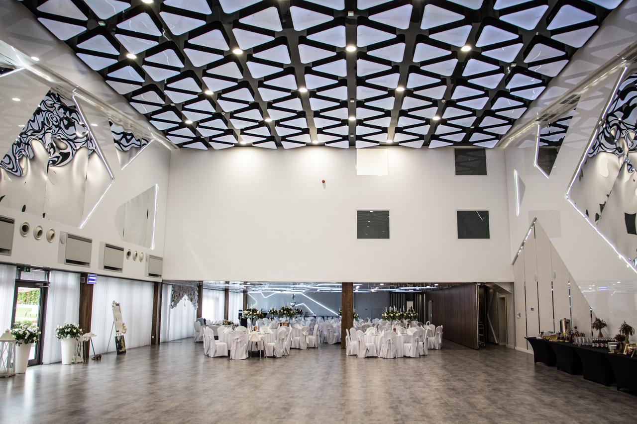 Hotel Porto Radomsko Buitenkant foto